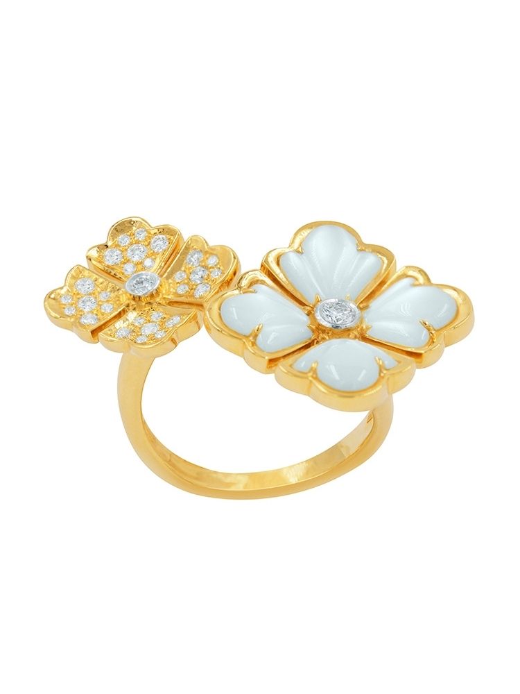 White Summer Daisy Ring